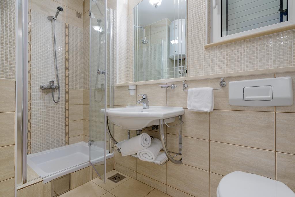 Apartment Promenade Zlatni Rat 波尔 客房 照片