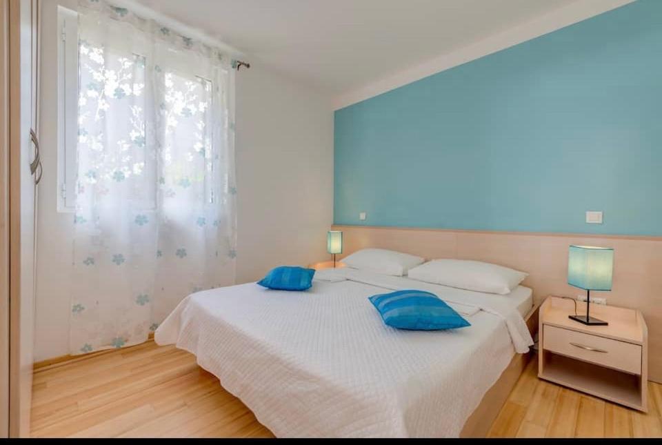 Apartment Promenade Zlatni Rat 波尔 外观 照片