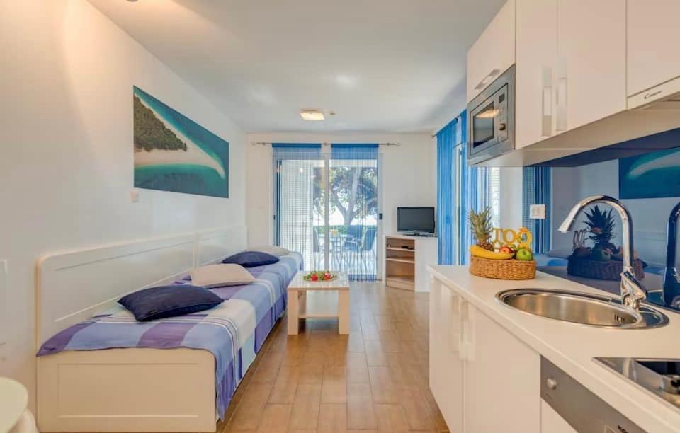 Apartment Promenade Zlatni Rat 波尔 外观 照片