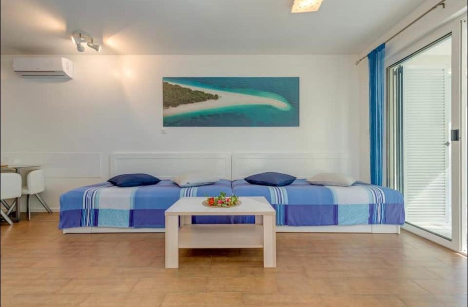 Apartment Promenade Zlatni Rat 波尔 外观 照片